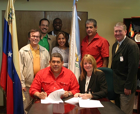 2006WCOfficialSigning.jpg