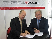 2007BWCOfficialsigningWoodGogolev.jpg