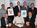 2008KegelETBFSigning_small.jpg