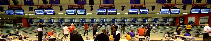2011EBT04PlazaBowlingduringQualifying.jpg