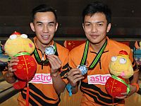 2013AYCBoysDoublesSilverJonathanDingWanNadzmiFikri.jpg