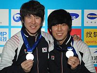 2013EAGChoYoungSeonShinSeungHyeon.jpg