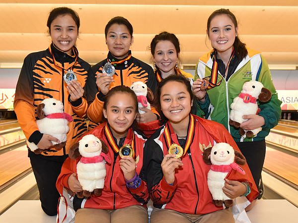 2015AYCGirlsDoublesTop3Banner.jpg