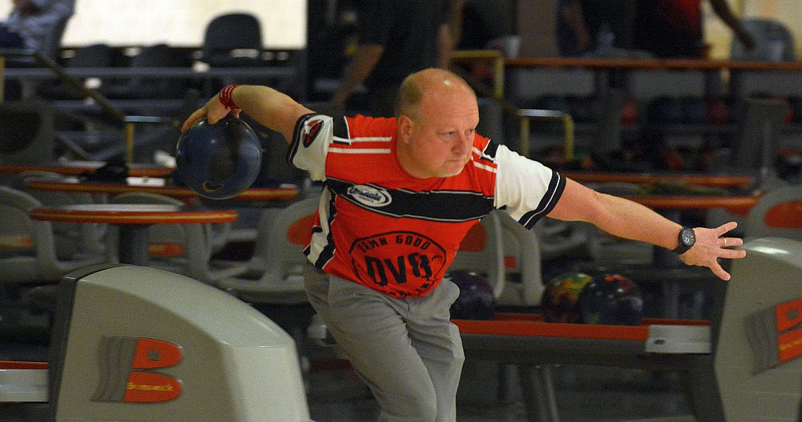 Bob Learn Jr. continues to lead in PBA50 Players Championship