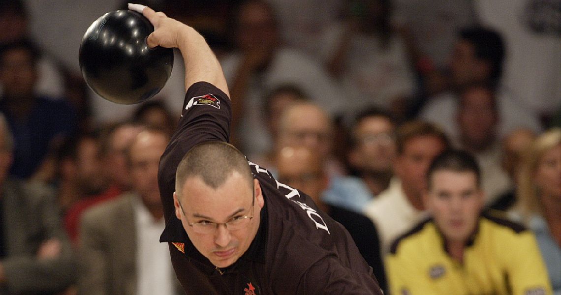 Mike DeVaney rolls into PBA Chameleon Championship qualifying lead