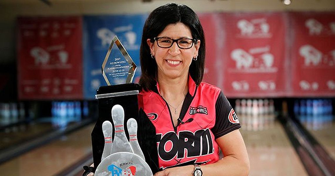 Liz Johnson climbs up ladder to claim title in PWBA Players Championship