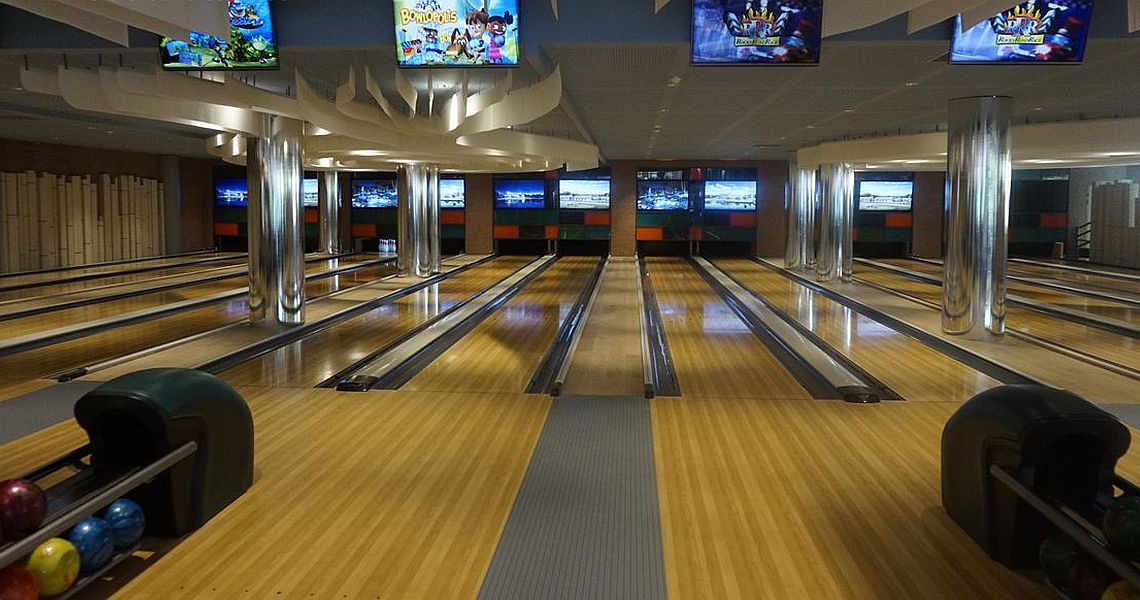 Villages Nature Paris adds the Magic of Bowling to Local Resort