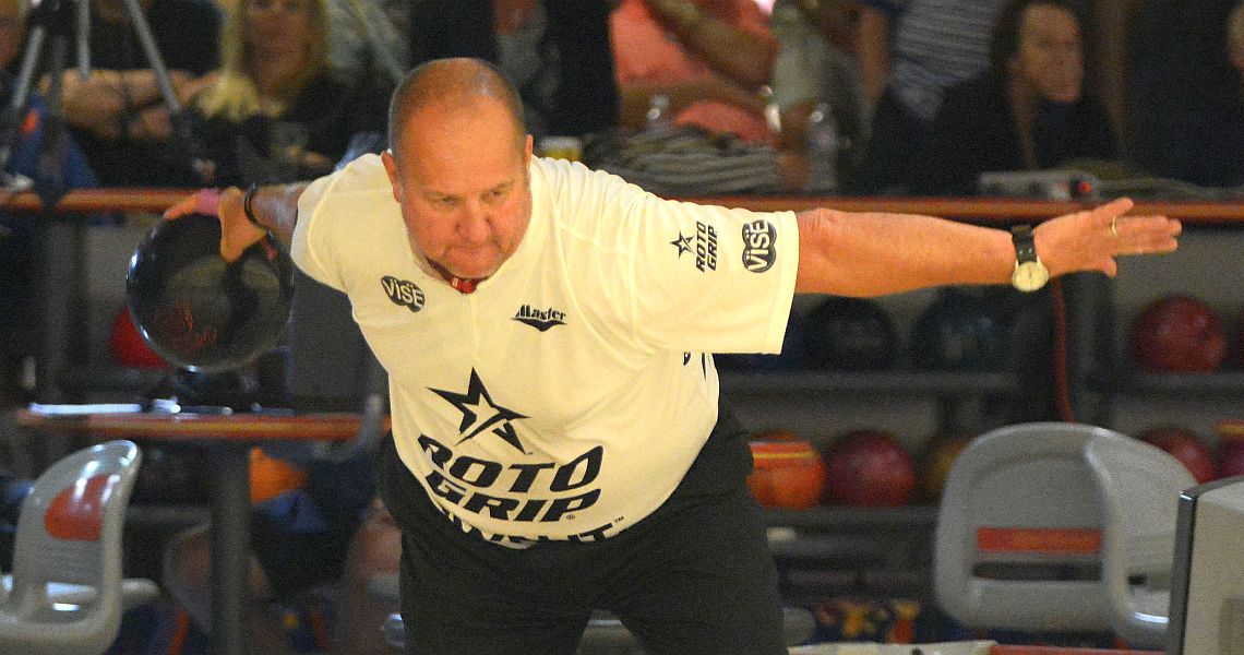 Brian Kretzer takes first round lead in PBA50 National Championship