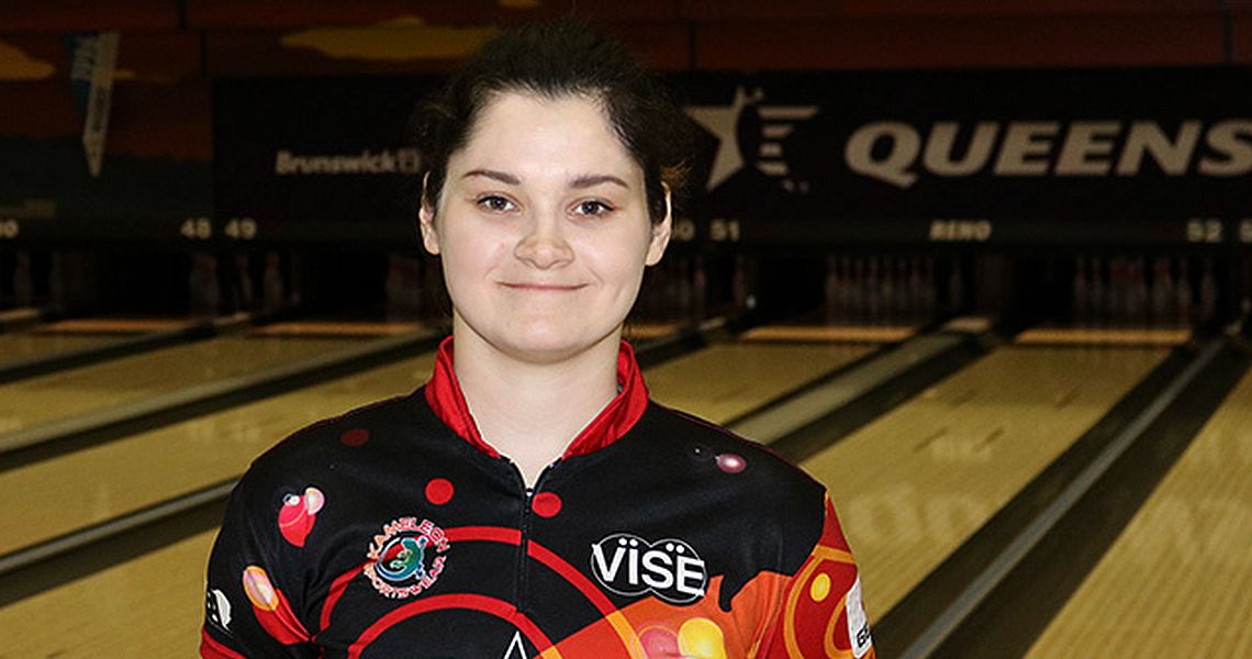 Daria Kovalova continues to lead at 2018 USBC Queens