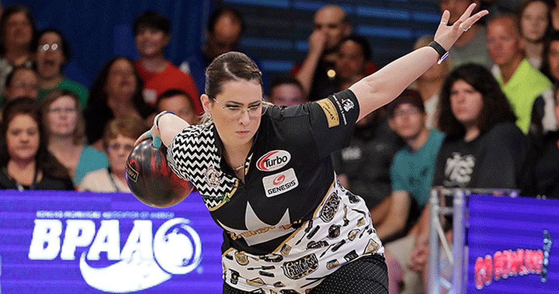 Liz Kuhlkin leads, Rocio Restrepo bounces back at PWBA Twin Cities Open