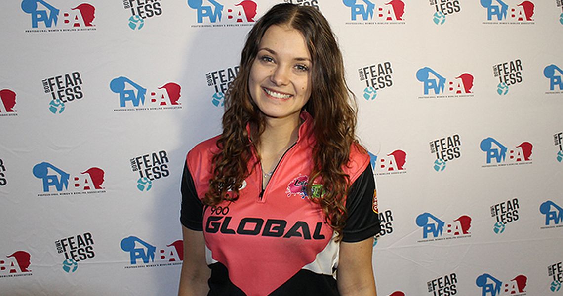 Daria Pajak rolls a pair of 299 games to take St. Petersburg-Clearwater Open lead